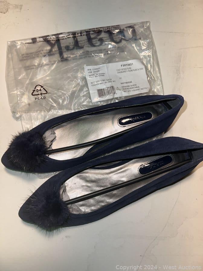 214-avon-mark-fuzzy-detail-flats-navy-mkmvkg18