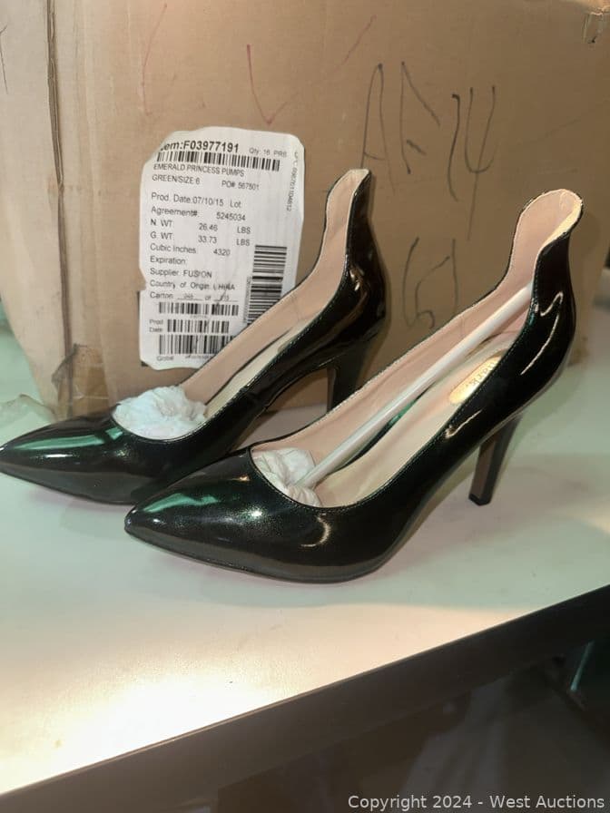 avon-mark-emerald-princess-pumps-622712