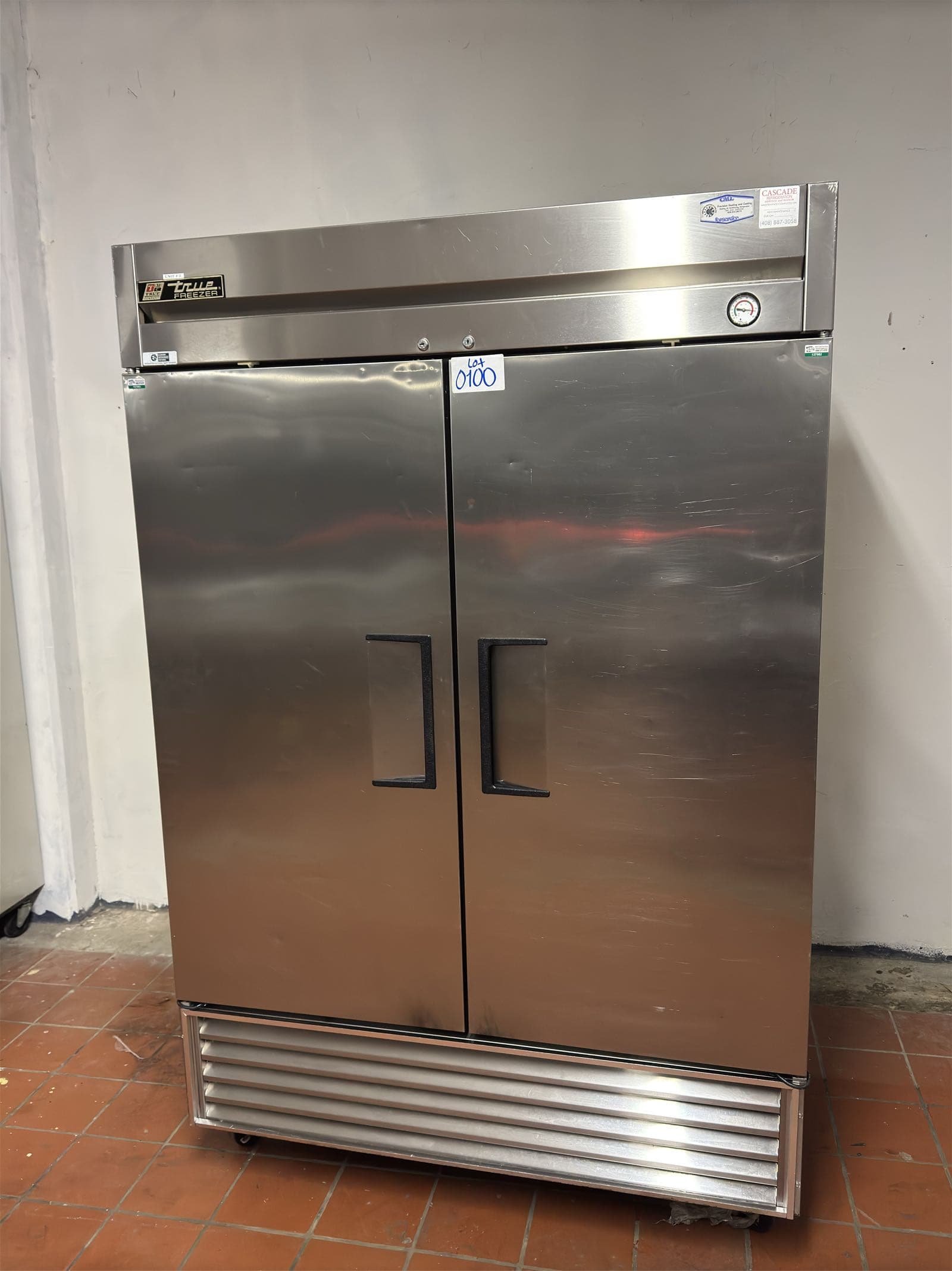 true-freezer-two-door-stainless-steel-d9fb14