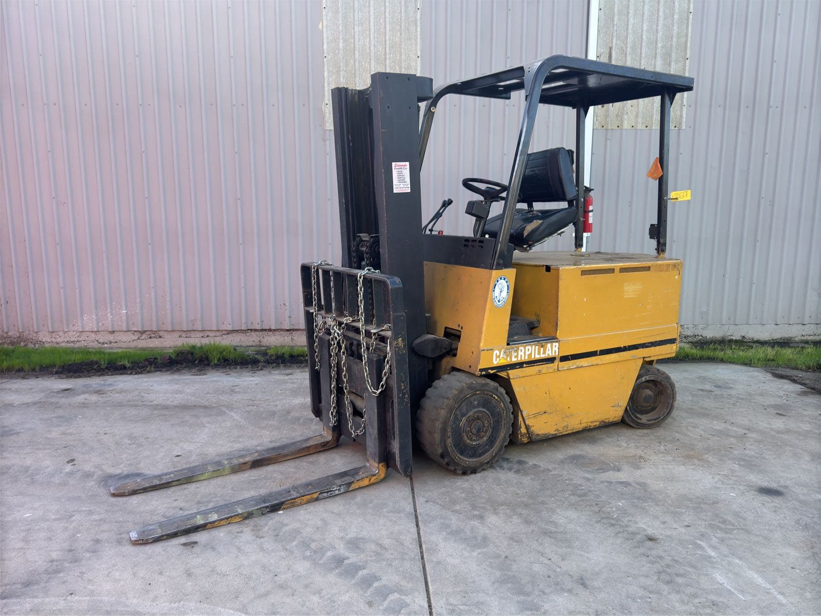 caterpillar-m70-7000lb-electric-forklift-ml1dnk6h