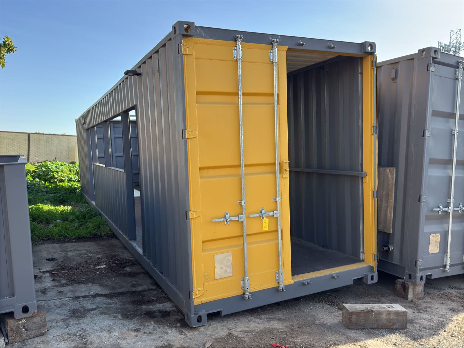 40-shipping-container-project-c1f425