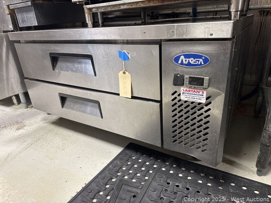 2-drawer-cooler-equipment-shelf-618357