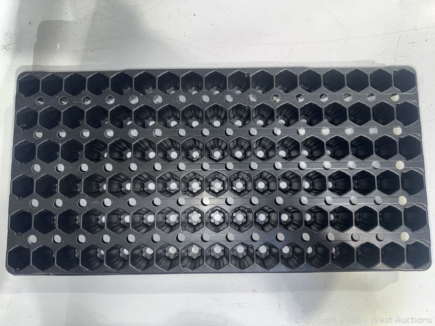 2-680-landmark-plastic-plug-tray-hexagon-102-cell-624594