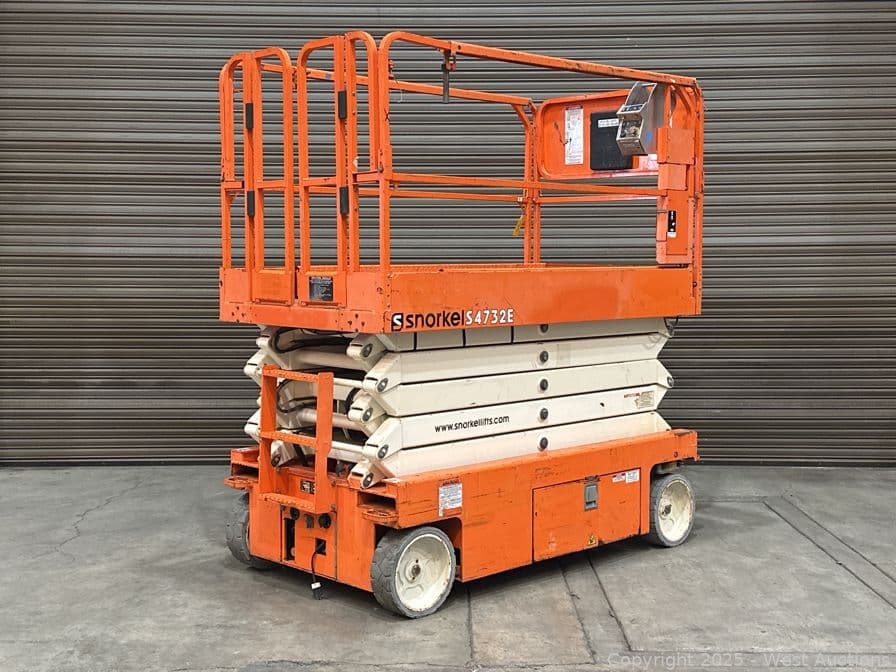 2017-snorkel-s4732e-electric-scissor-lift-32-max-lift-height-mjxpvvf0