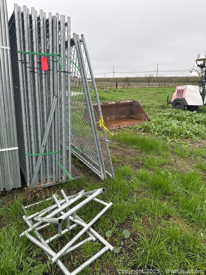 16-chain-link-panels-120-x70-with-bases-623569