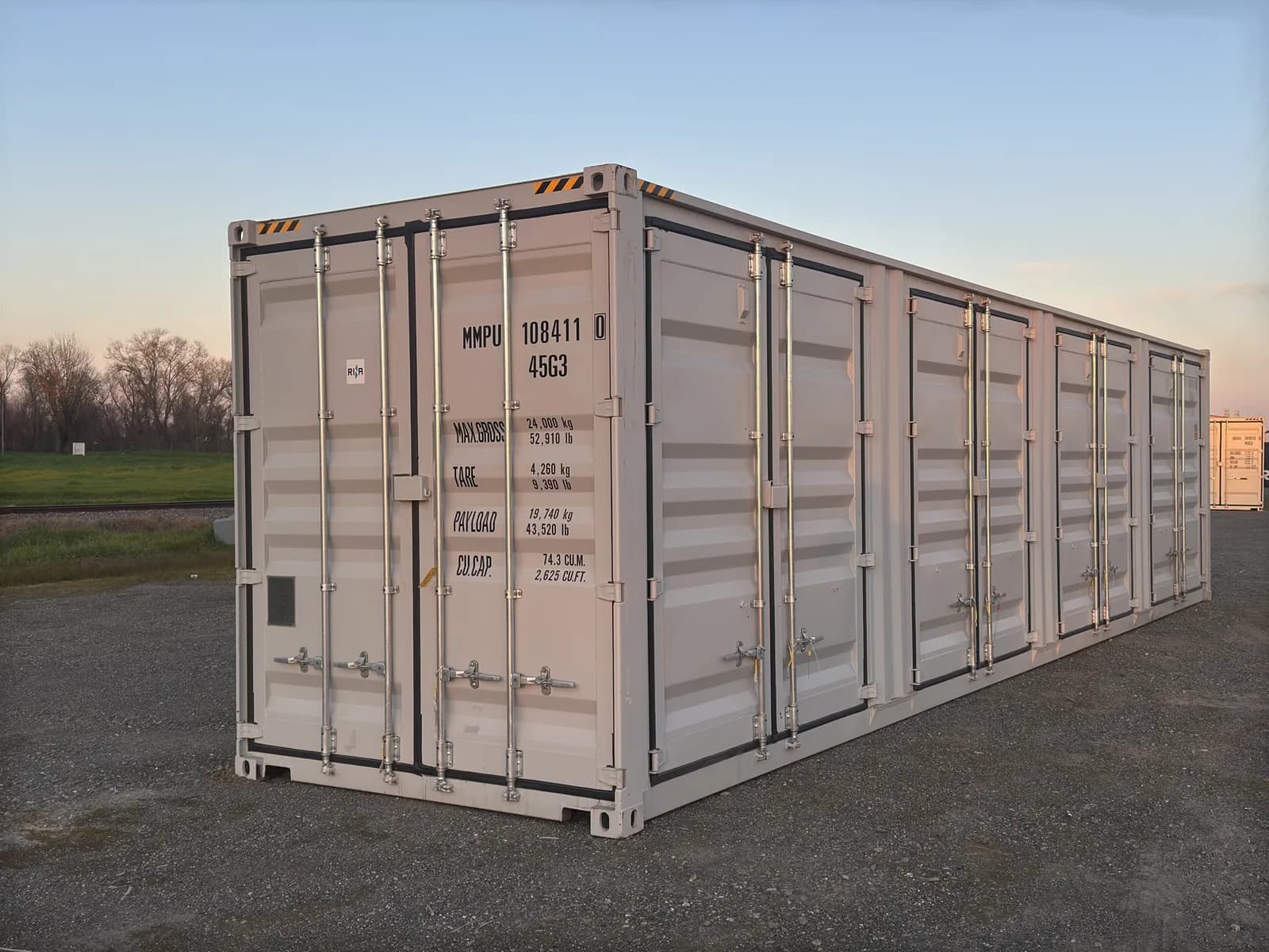 2025-40-high-cube-4-side-door-one-trip-shipping-container-mlcsw4me