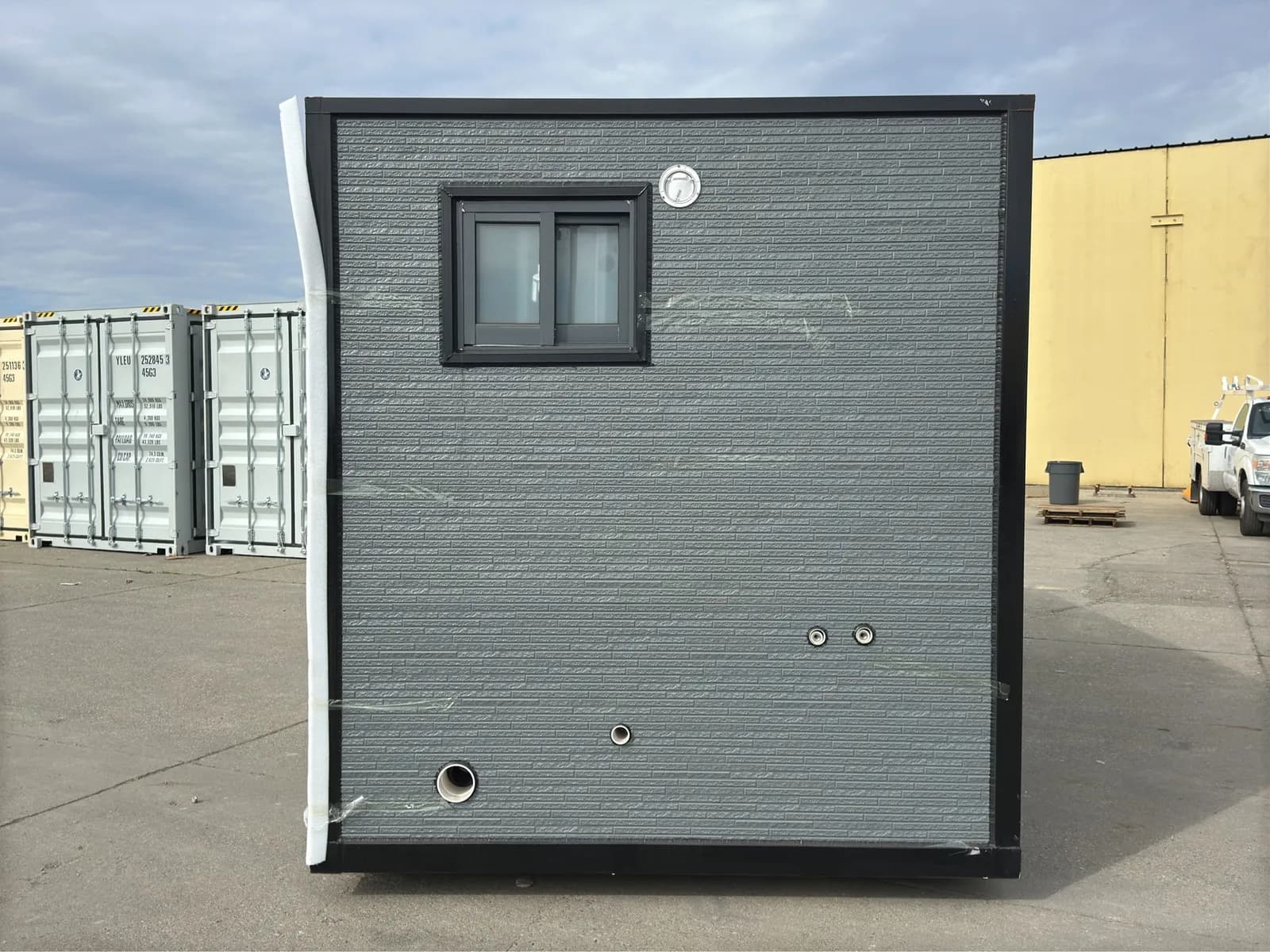 2025-simple-space-gray-metal-mini-adu-unused-mm2l77m7