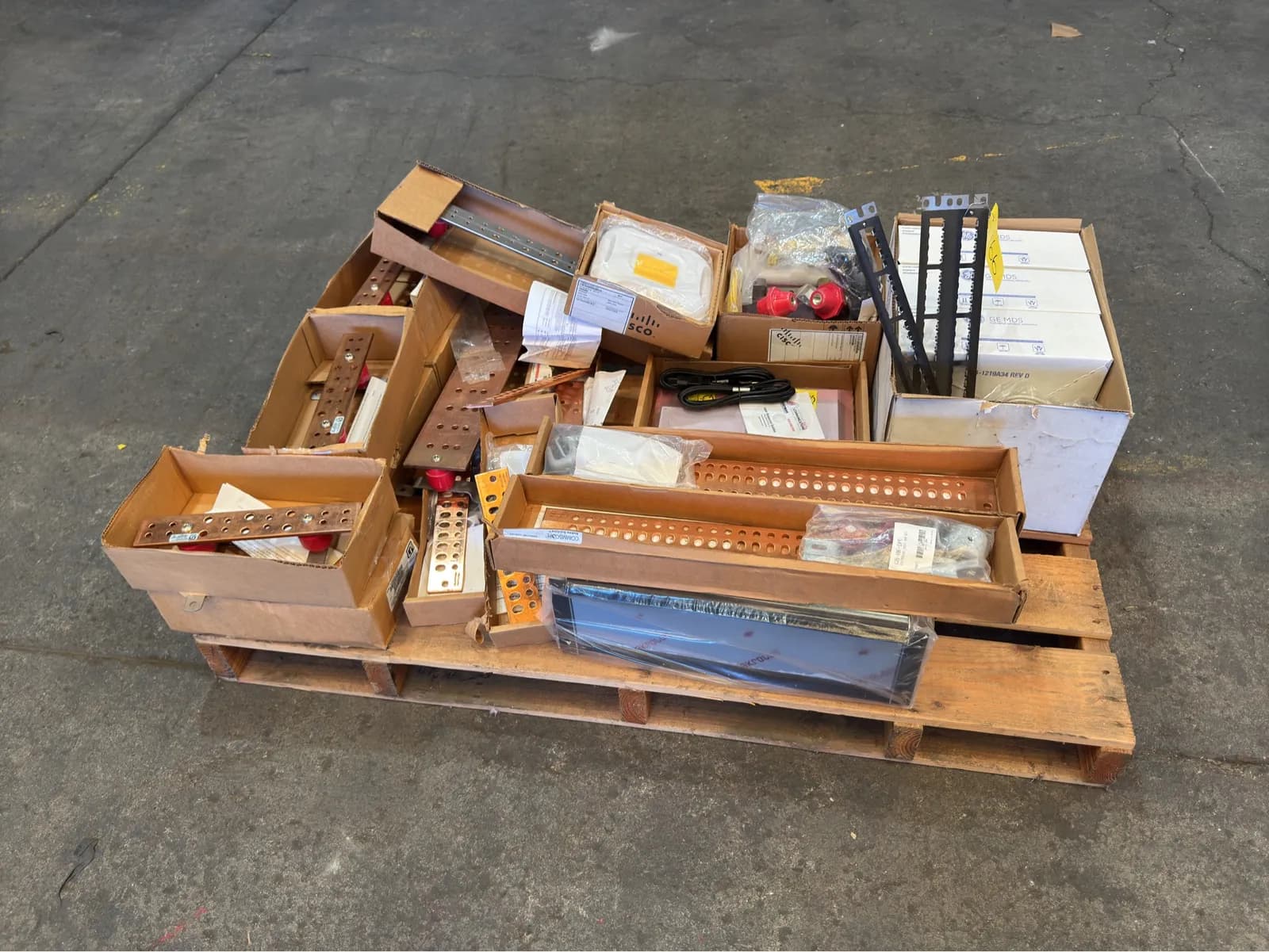 contents-of-pallet-copper-bus-bars-and-power-supplies-949d42