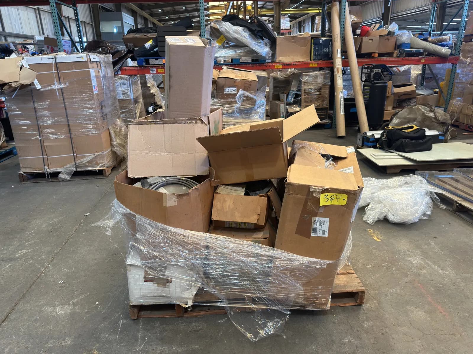 contents-of-pallet-hoisting-cable-grip-kits-assorted-hardware-mounting-plates-and-more-dd636c