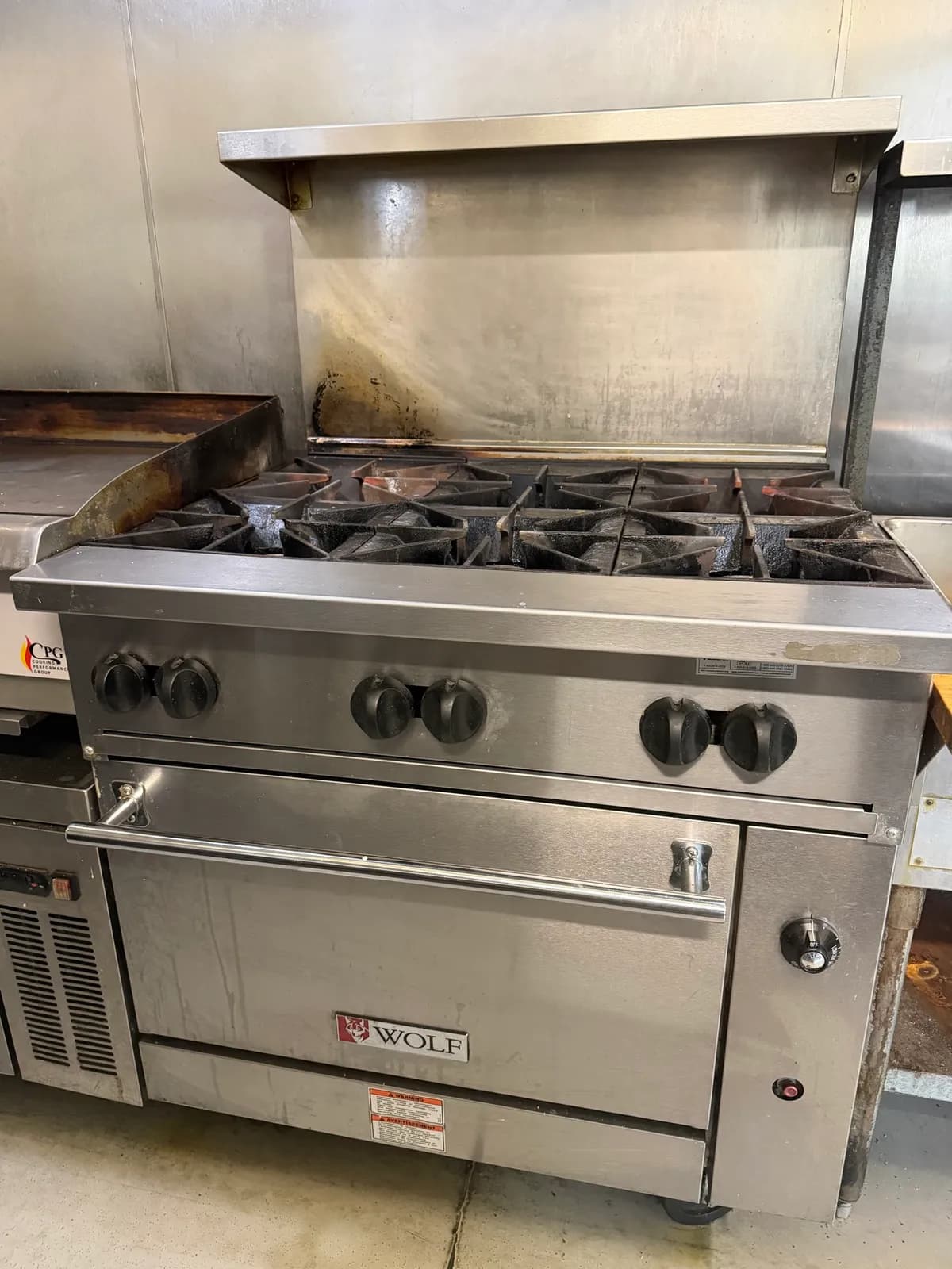 wolf-6-burner-stove-and-oven-4d5577