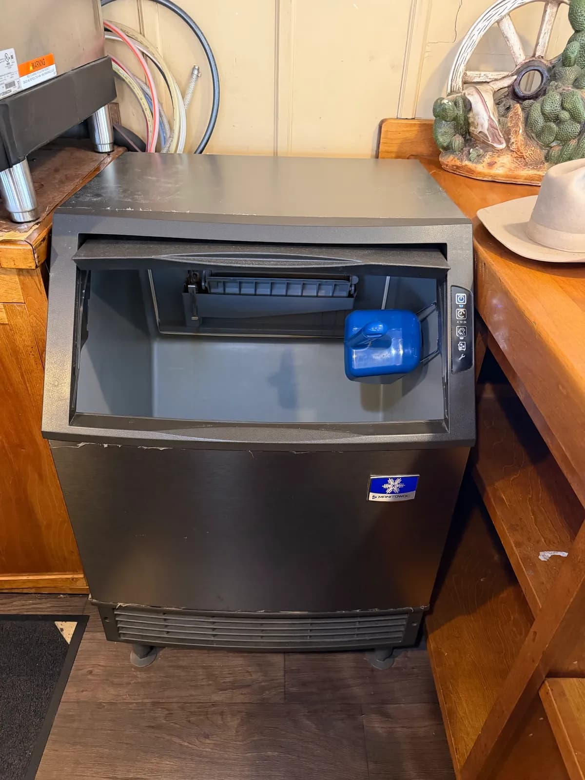 manitowoc-commercial-ice-maker-machine-7fc867