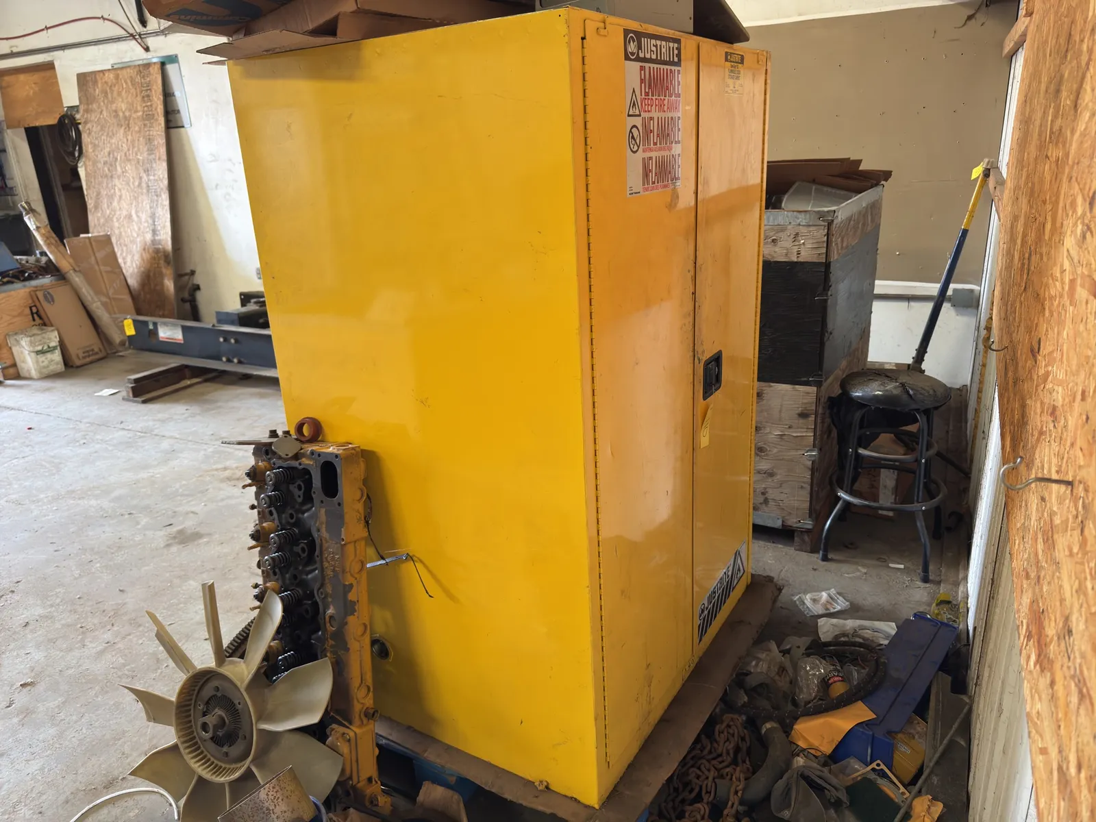 justrite-flammable-liquid-storage-cabinet-90-gallon-capacity-and-more-mq9pso8b