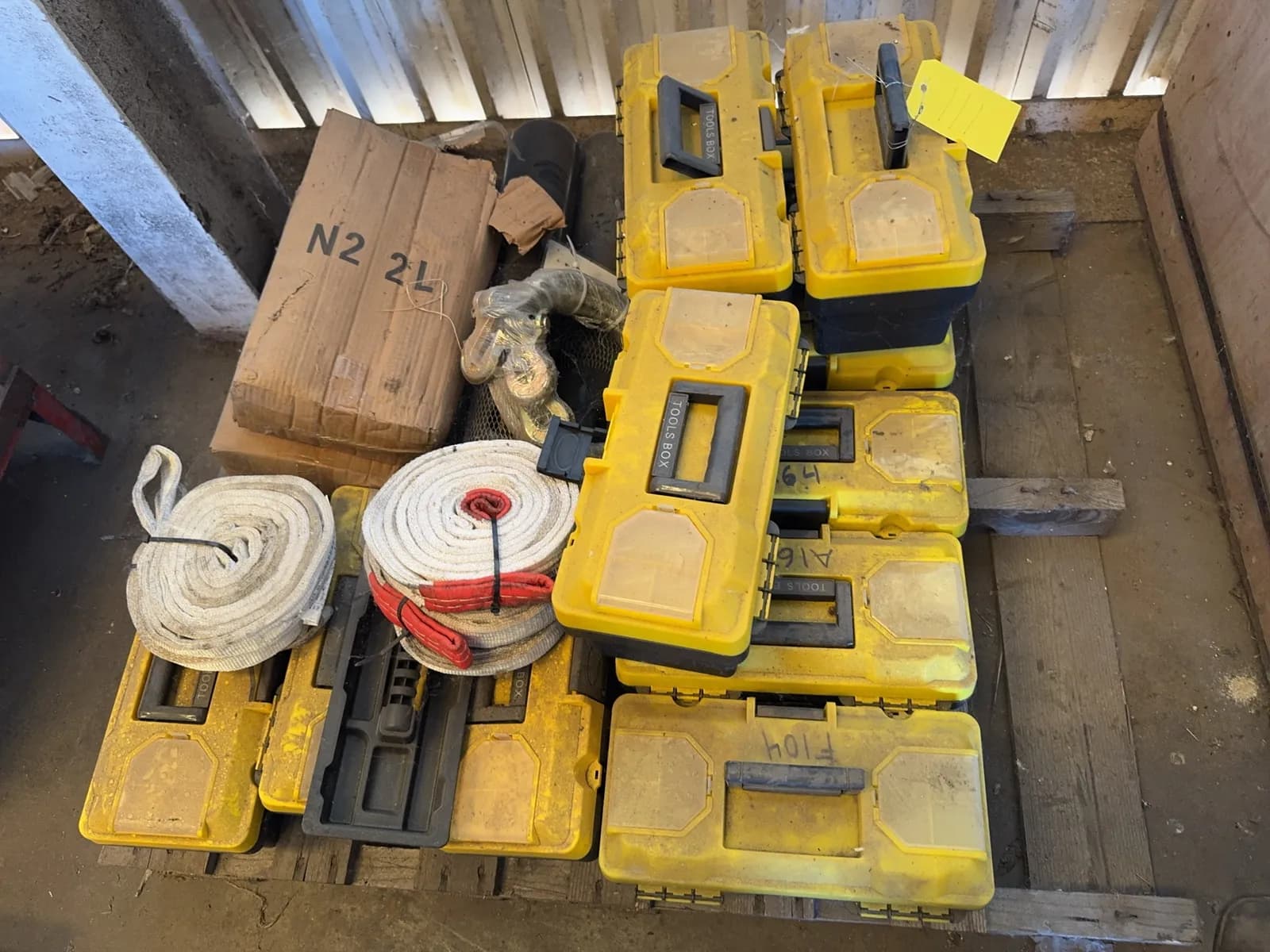 contents-of-pallet-assorted-rigging-supply-ms9d0kq6