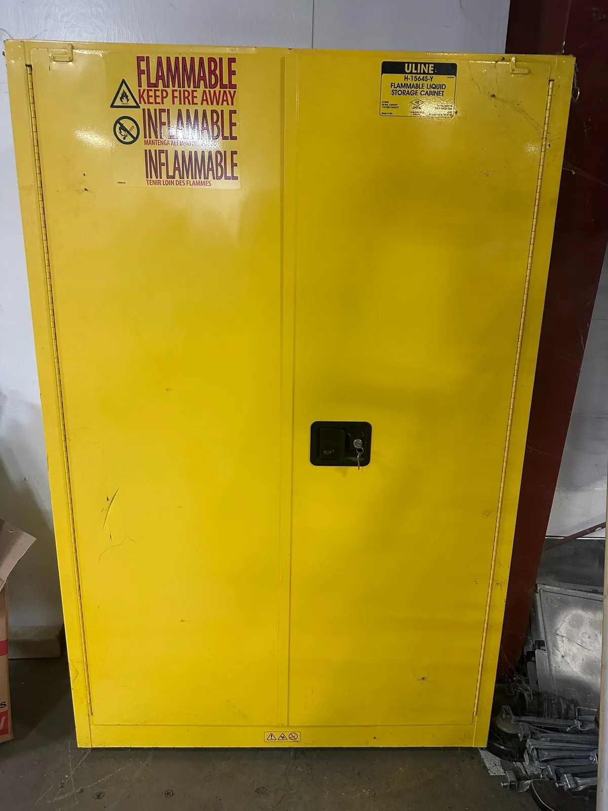 uline-flammable-liquid-storage-cabinet-c82bc6