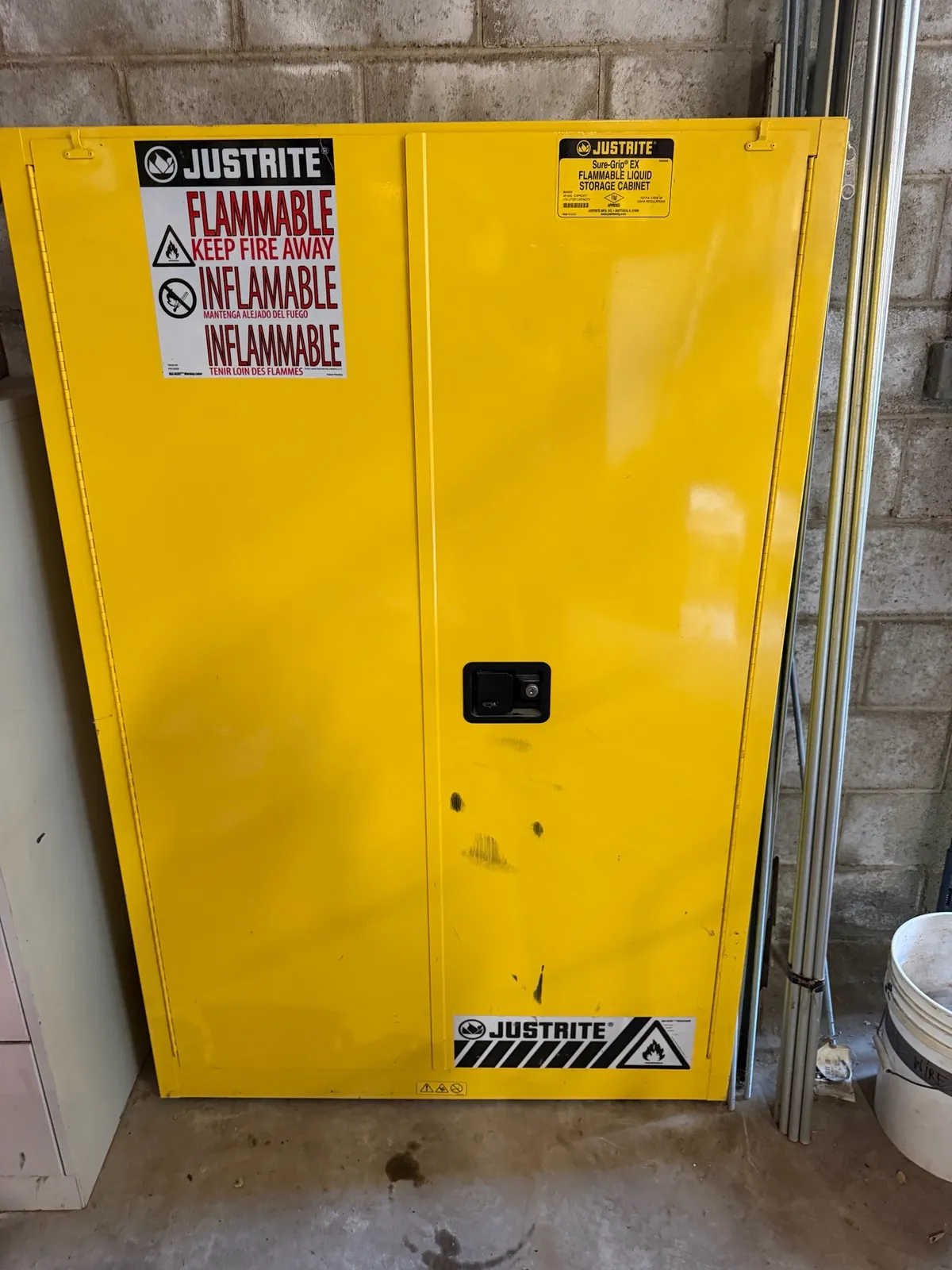 flammable-storage-cabinet-45-gallon-817bdb