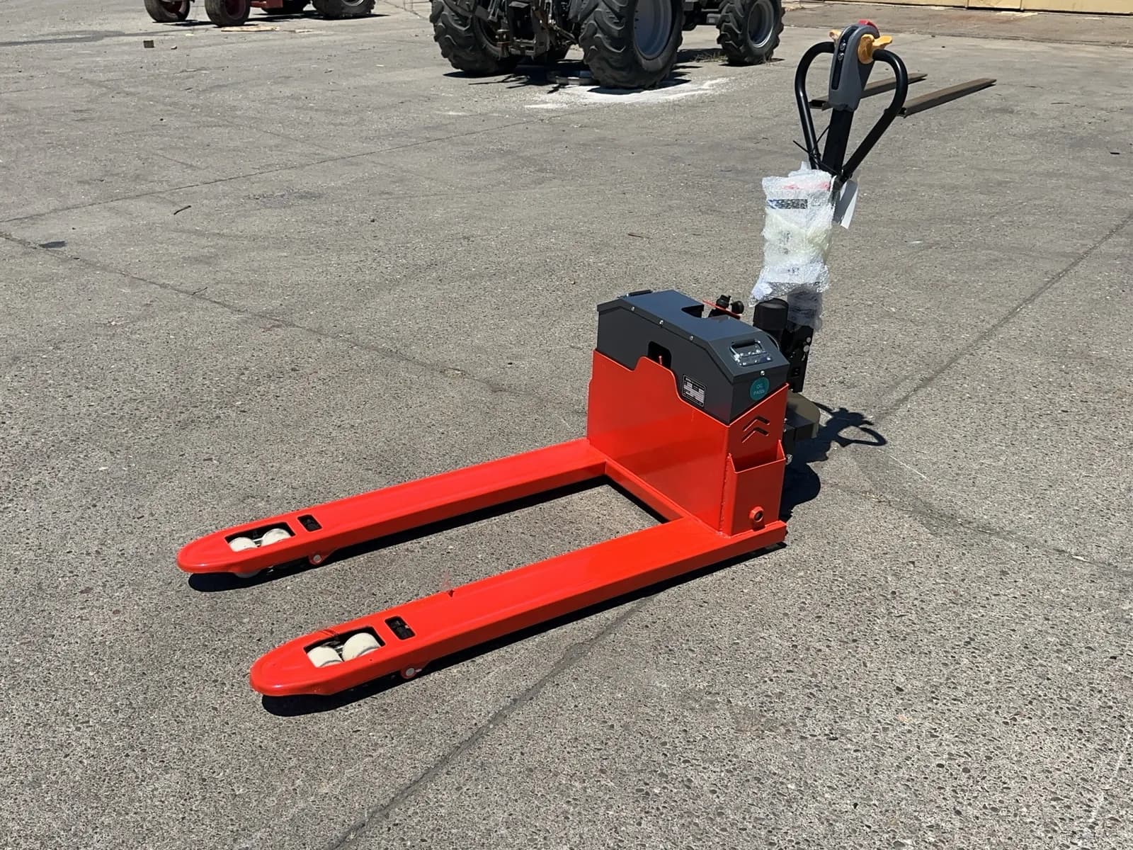 2026-starvox-cbd-30-6600lb-capacity-electric-pallet-jack-unused-ms6mrq87