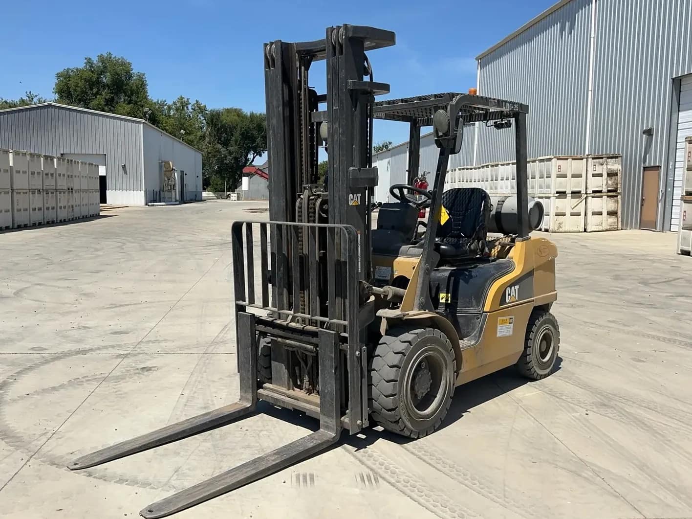 2015-cat-gp30n-6000lb-capacity-propane-forklift-mt0tphba