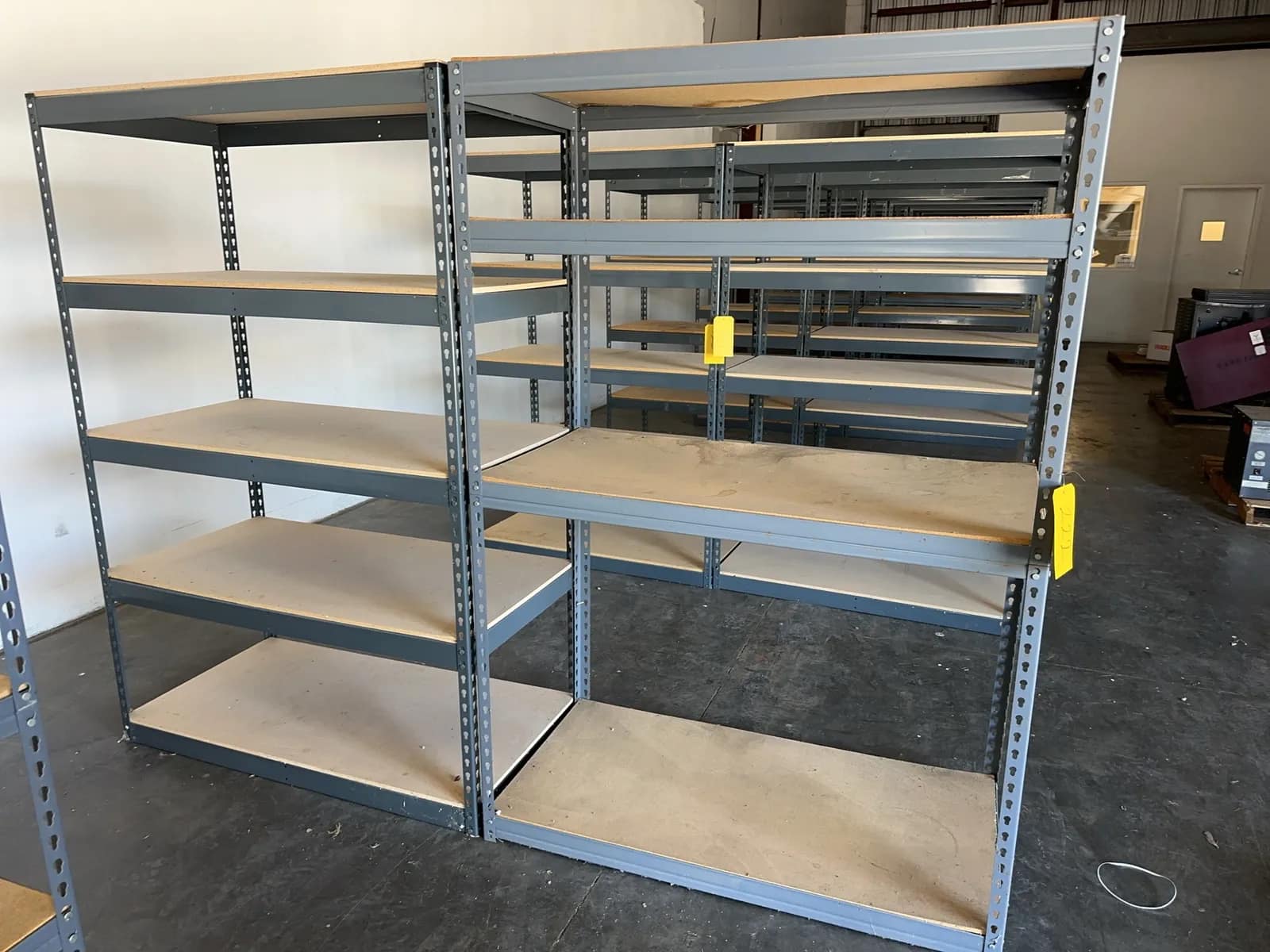 2-6-adjustable-metal-shelving-units-msyb4l8u