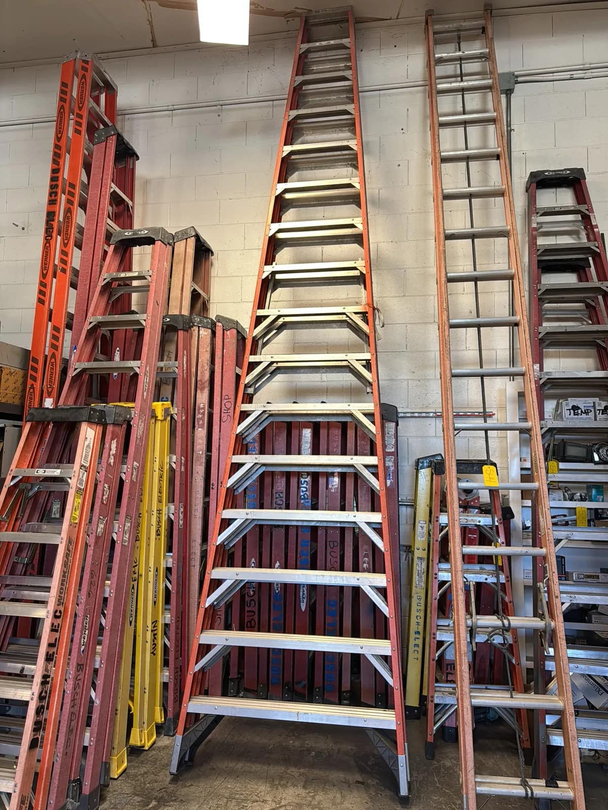 werner-16-fiberglass-ladder-653c2b